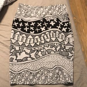 LulaRoe Cassie pencil skirt Size medium